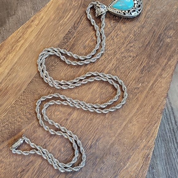 Long Shiny Silver Tone Twisted Rope Necklace Decorative Faux Turquoise Pendant - Picture 5 of 10